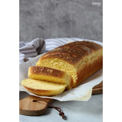 Hleb Kukuruzni Mikan 350 g